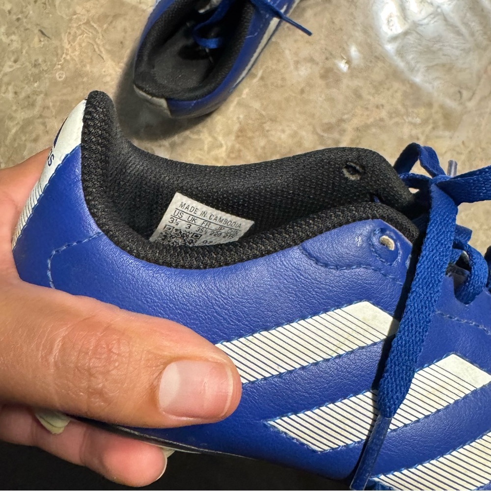 Blue/Ftwr White/Core Black" Soccer Cleats
Size 3.5
In great condition
Unisex - Picture 8 of 8